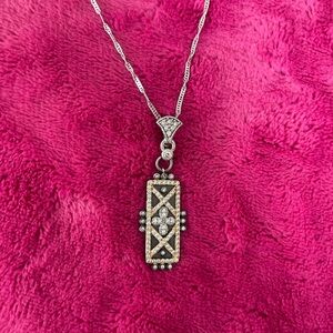 Elegant Silver Pendant Necklace